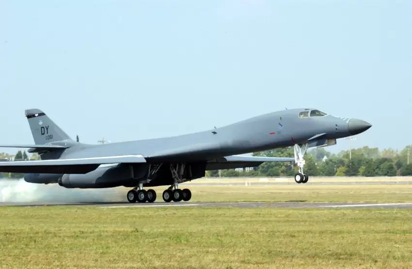 ABŞ B-1 bombardmançılarını "Fairford" bazasından çıxarıb - WSJ