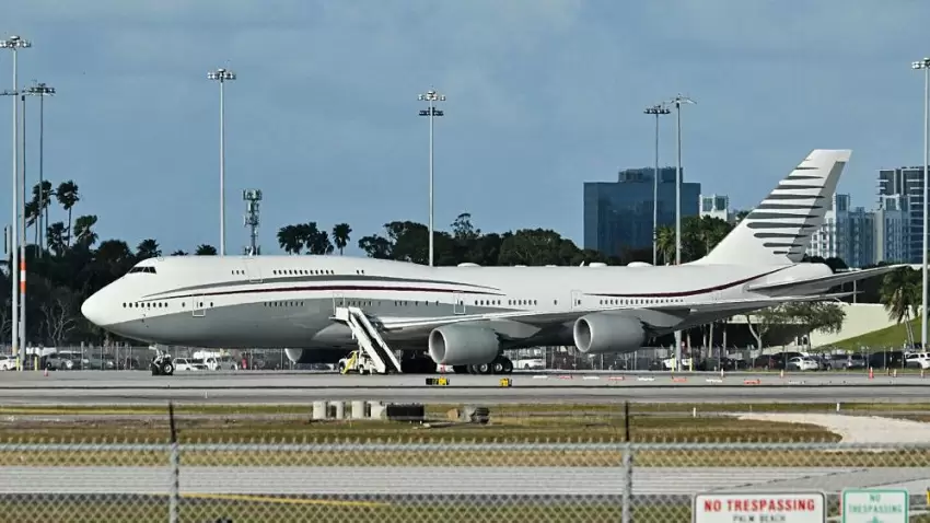 Tramp Qətərdən hədiyyə aldığı Boeing 747 təyyarəsini niyə qəbul etdiyini açıqlayıb