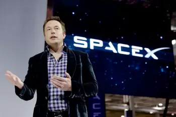 İlon Mask 0,81 saniyəyə 97 km/saat sürət yığan uçan "Tesla Roadster"i nümayiş etdirib