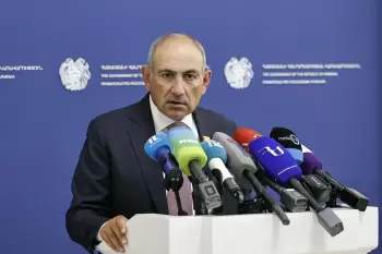 Paşinyan: "Yeni Konstitusiyanı qəbul etdirə bilməsək, növbədənkənar seçkilərə gedəcəyik"