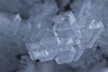 Yeni “superbuz” 10 dəfə daha möhkəmdir və möhkəmliyinə görə betona yaxınlaşır
