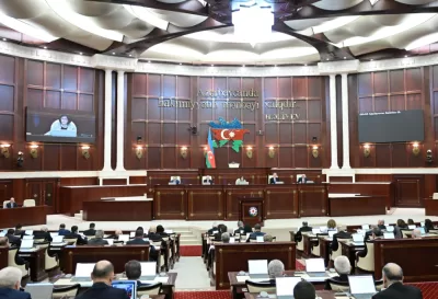 Pulsuz hüquqi yardım haqqında qanun layihəsi birinci oxunuşda təsdiqlənib